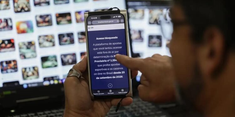 Sites de apostas saem do ar; devolução de saldo começa no dia 9