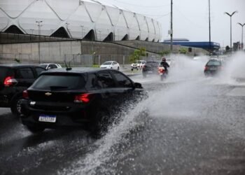 Manaus terá feriado prolongado de chuva, mas calor pode chegar a 36°C