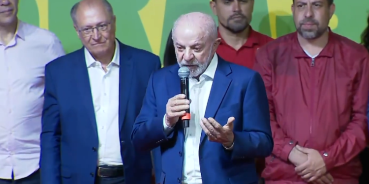Lula mira segundo turno e promete nova fase de campanha contra Flávio Bolsonaro