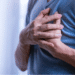 Eleições sob calor e longas filas exigem atenção à saúde do coração, alertam cardiologistas