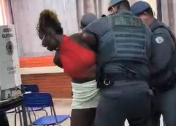 Eleitora é algemada após se recusar a deixar seção eleitoral em Franca  l