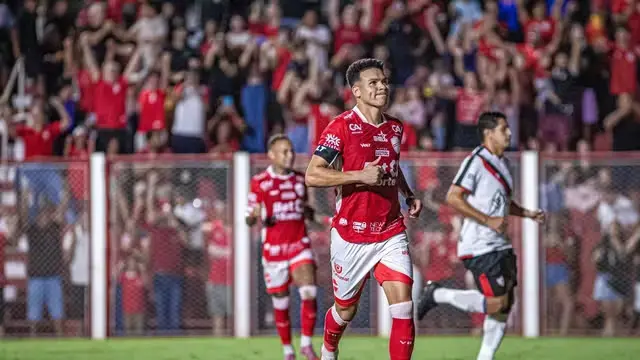 Vila Nova recebe o Cuiabá na briga pela liderança da Série B do Brasileiro