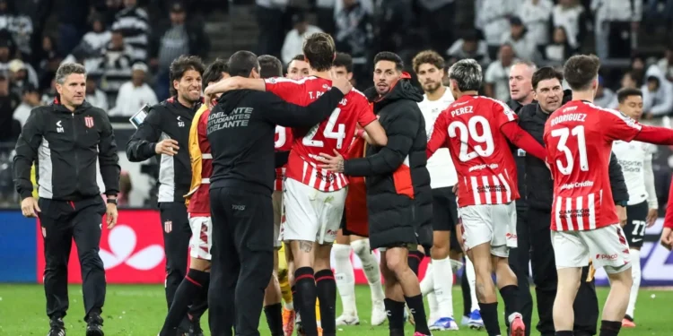 Flamengo joga mal, segura o empate contra o Estudiantes e volta vivo da Argentina