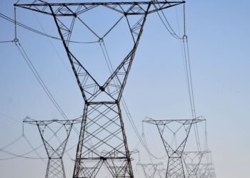 Distribuidoras têm até 30 de outubro para confirmar demanda de energia em leilões de 2026