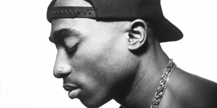 Justiça dos EUA impõe pena que pode manter ex-chefe de gangue preso até o fim da vida por morte de Tupac