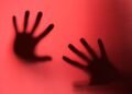 Dois homens são presos por violência contra mulheres em Manaus